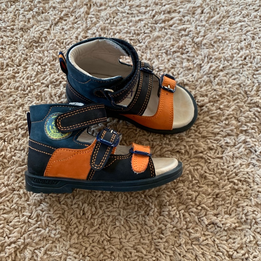Baby shoes size 5/6w